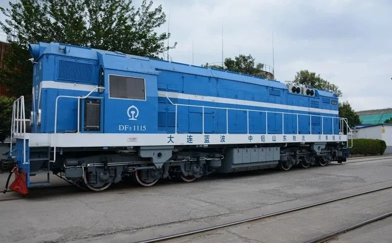 Tái sản xuất đầu máy diesel DF5